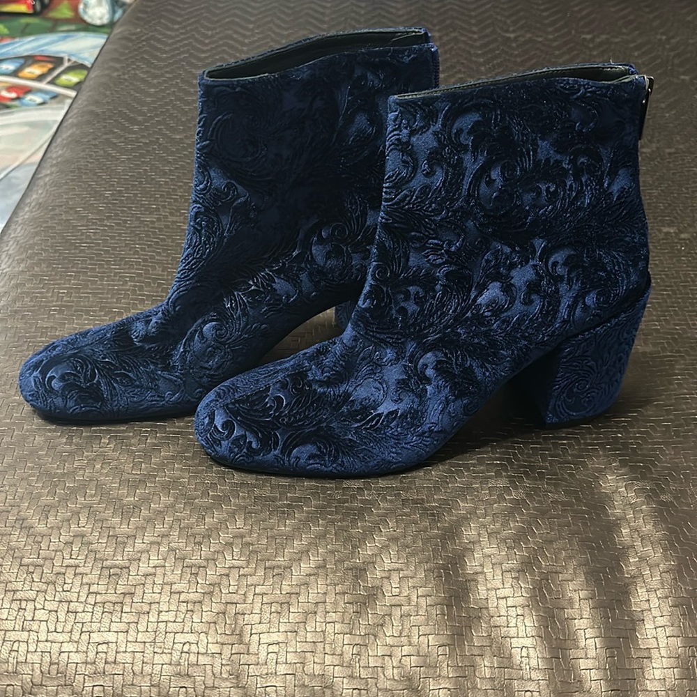Stuart Weitzman Blue Suede boots
